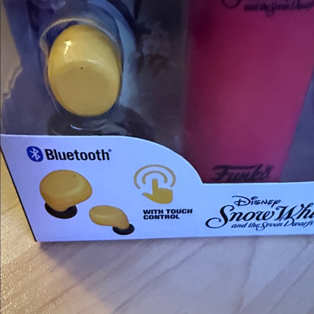 Funko Pop! Grumpy Wireless Earbuds - Red and Yellow - Picture 7 of 10